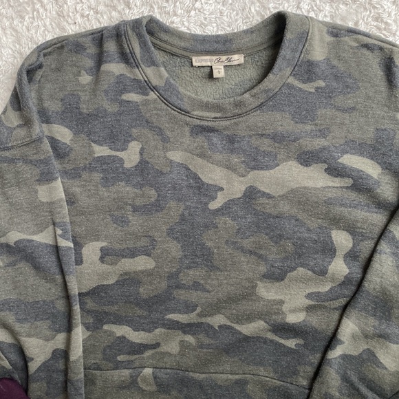 Express oversized camo with front hideaway pocket - Picture 3 of 5